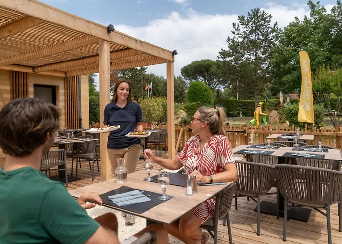 Camping Friends 10p 5bdrms Aircon *