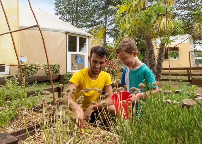 Camping Friends 10p 5bdrms Aircon *