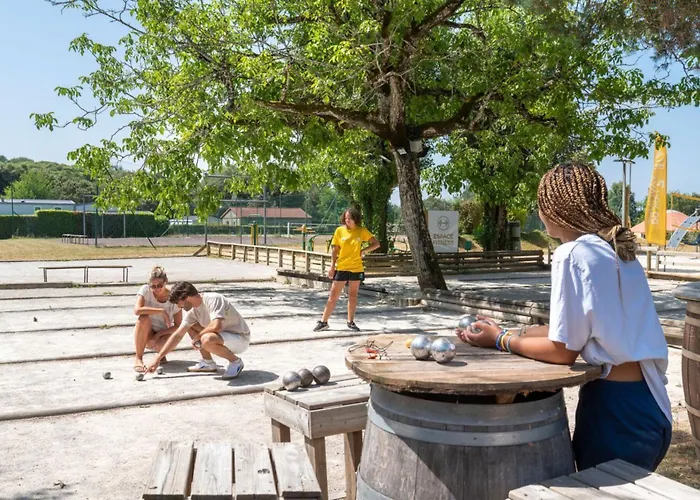 Friends 10p 5bdrms Aircon *